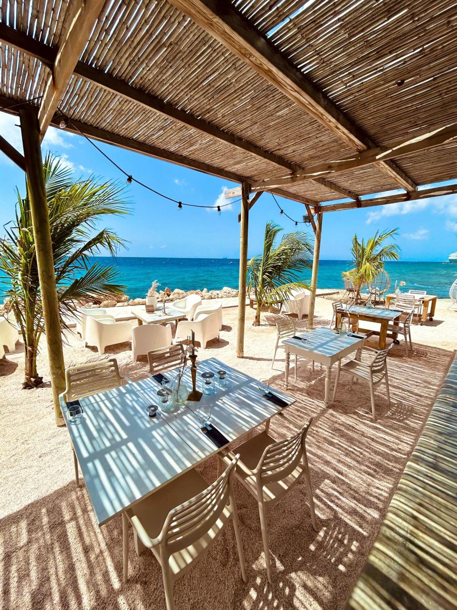 Bijblauw Hotel Вилемстад Екстериор снимка